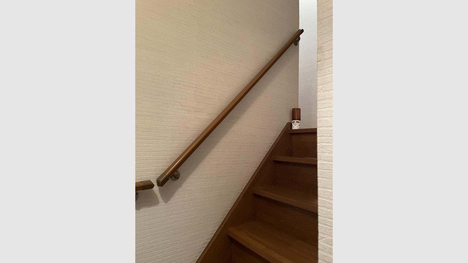 階段手すりの一時取り外し・再取り付け工事